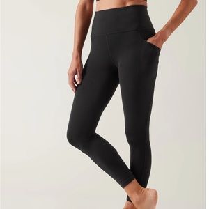 Black athleta size small 7/8 length salutation stash II legging